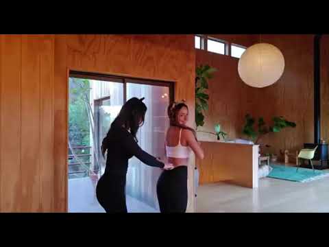 Le hace calzón chino en tanga
